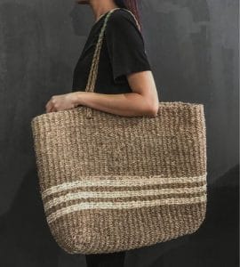 Seagrass beach bag from the Oasis collection, handwoven in Vietnam.