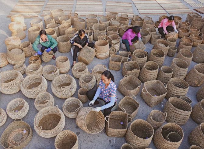 water hyacinth basket manufacturer