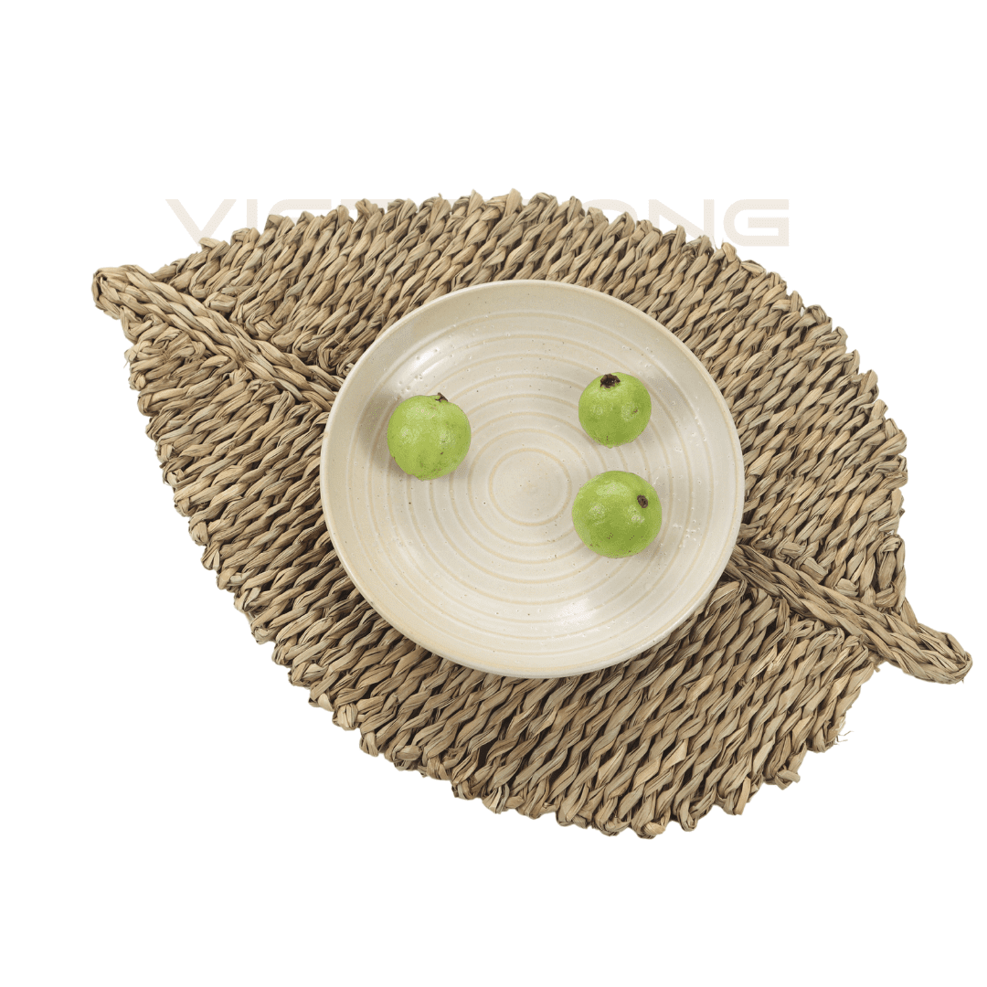 Trendy Leaf-shaped Seagrass Placemat