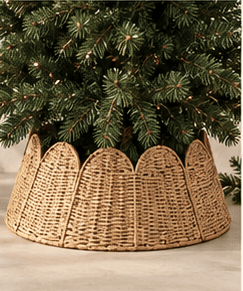 Scalloped Edge Tree Collar