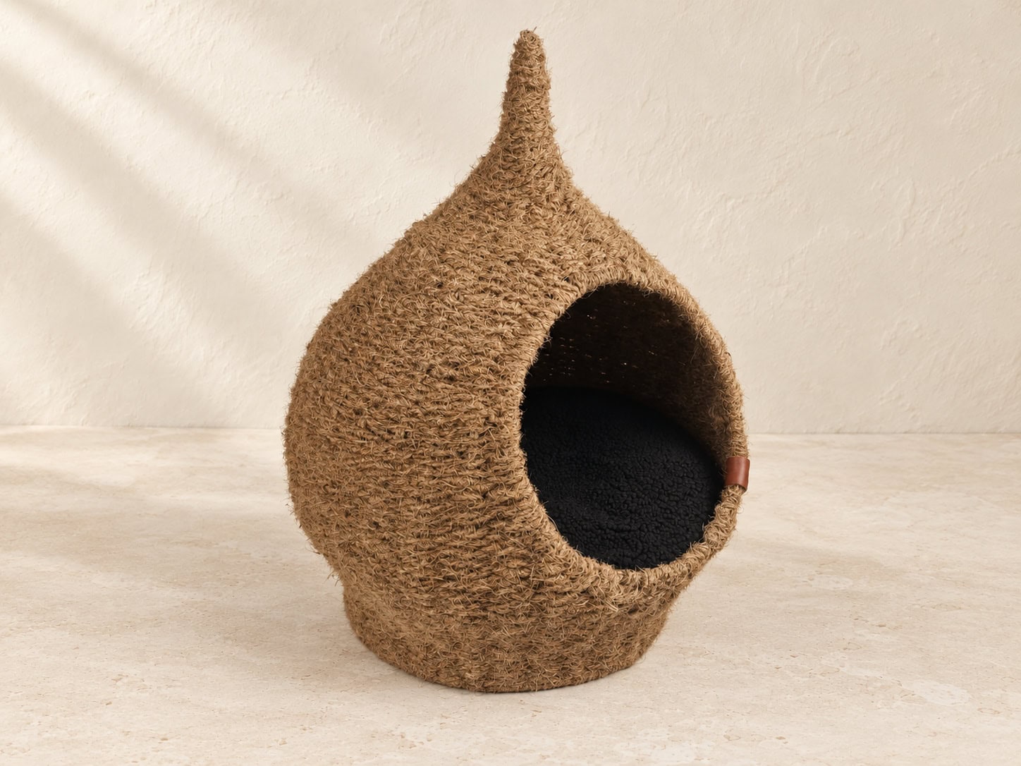 Pod-Shaped Seagrass Cat Cave